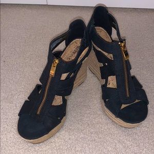 Black strapped wedges